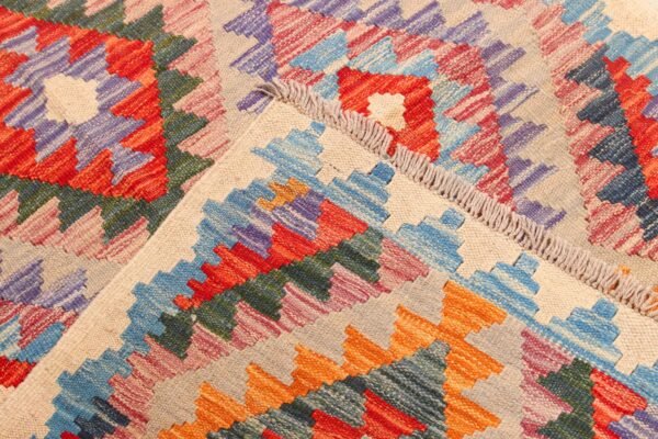 Pure Wool Kilim Rug Reversible and Fadeproof Natural Colours - Image 5