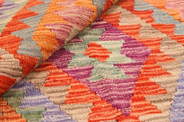 Pure Wool Kilim Rug Reversible and Fadeproof Natural Colours - Image 3